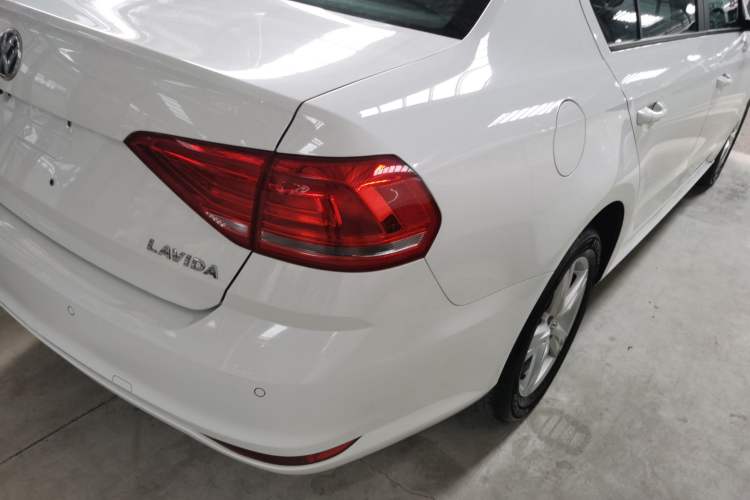 Used Volkswagen Lavida 2017 1.6L Automatic Fashion Edition
