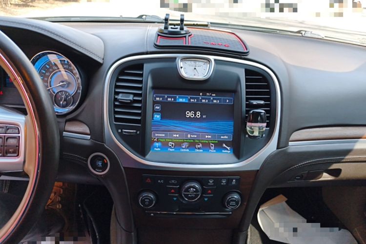 Used Chrysler 300C 2013 3.6L Premium Edition Audio And AC Panel