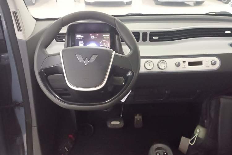 Used Wuling Hongguang MINIEV 2022 Macaron Fashion Model Lithium Iron Phosphate