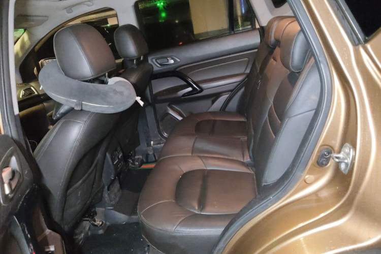 Used GAC Trumpchi GS4 2017 235T Manual Two-Wheel Drive Luxury Edition Left Rear Seat