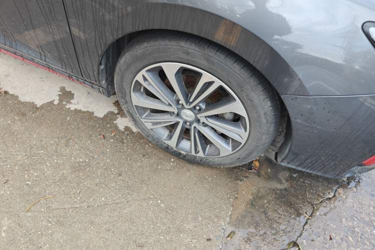 Used CHANGAN Ruicheng CC 2021 Blue Whale Edition 1.5T DCT Prestige Model Right Front Wheel Hub