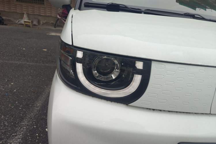 Used Chery QQ Ice Cream 2022 170km Sundae Phosphate Lithium-Ion Right Front Headlight