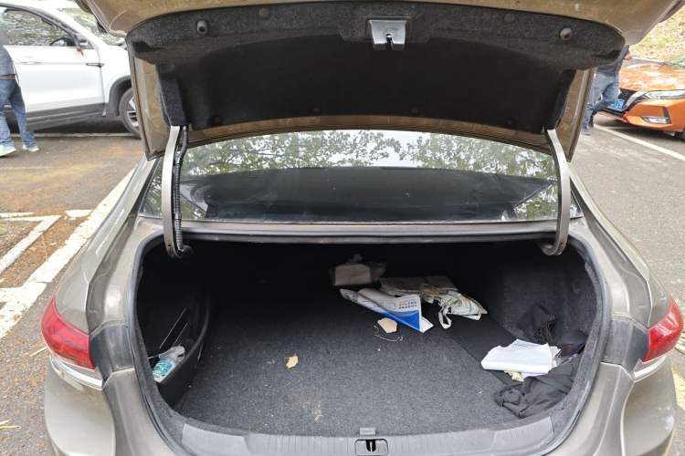 Used Buick GT 2019 18T Automatic Connected Elite Model China VI Standard Trunk