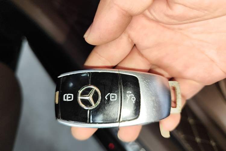 Used Mercedes-Benz E-Class 2018 Facelift E 300 L Luxury Edition