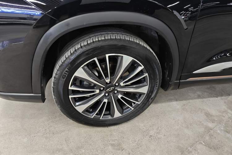 Used Chery Tiggo 8 PRO 2024 Champion Edition 390T Four-Wheel Drive Peak Version 5 Seats
