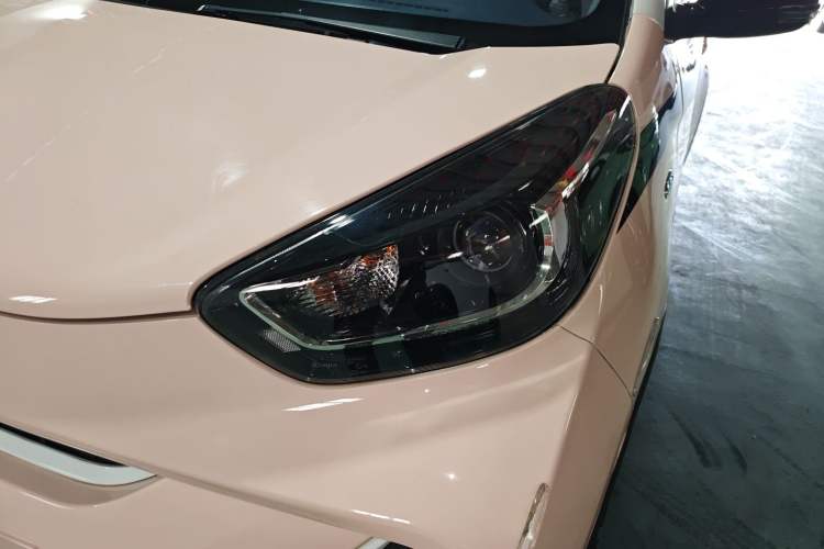 Used Chery Little Ant 2022 Revised Version Sweet Pink Edition Half-Sugar Version Lithium Iron Phosphate 30.7 kWh 30 kW 301 km Left Front Headlight