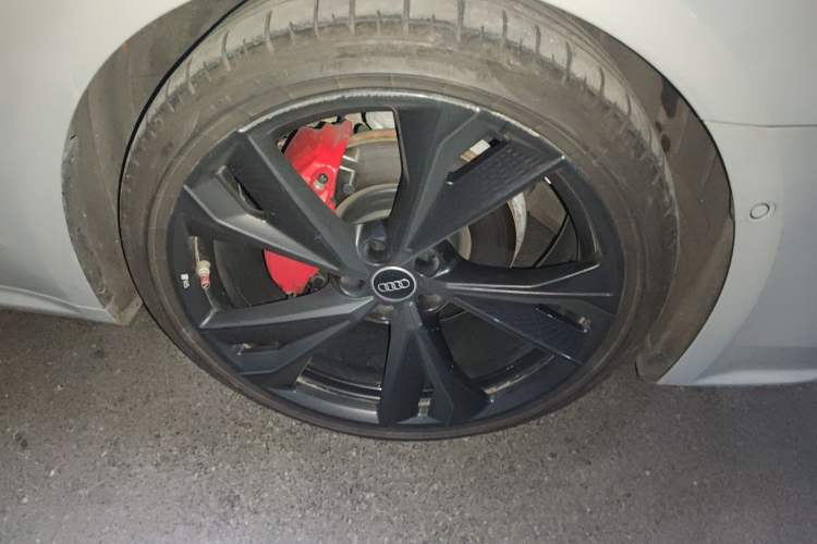 Used Audi A7L 2024 45 TFSI quattro RS Performance Edition Right Front Wheel Hub