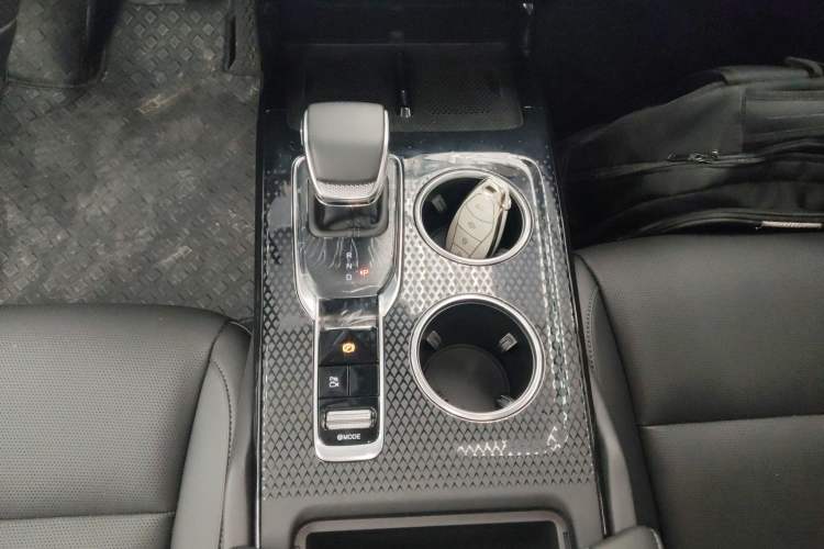 Used Hongqi HS3 PHEV 2025 Model PHEV 117km Jingwei PLUS Edition
