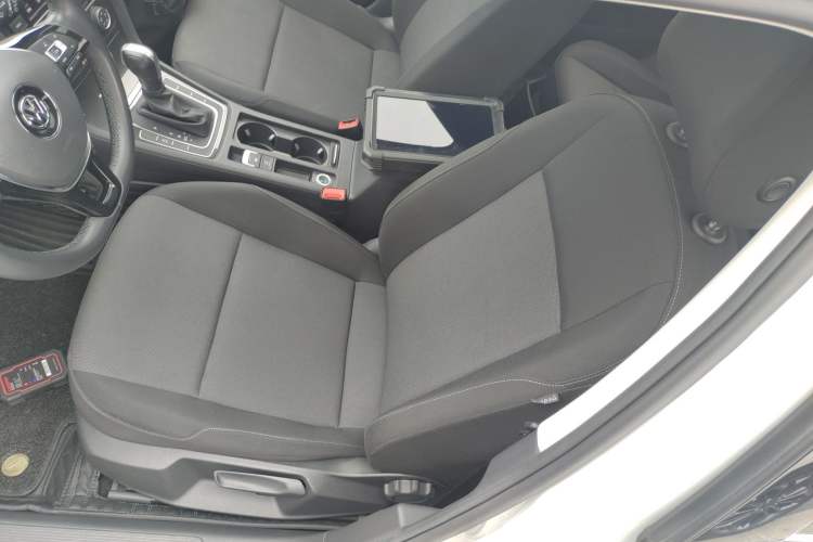 Used Volkswagen Golf 2019 200TSI DSG Comfort & Ambition Edition China VI Standard Left Front Seat