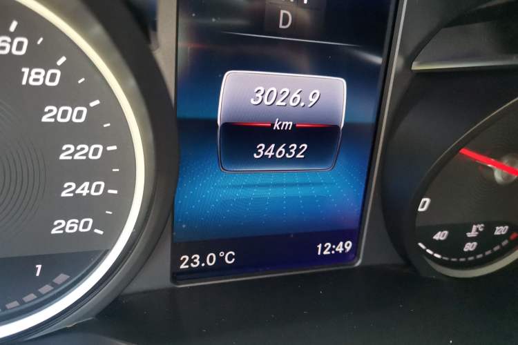 Used Mercedes-Benz V-Class 2022 V 260 Avantgarde Edition
