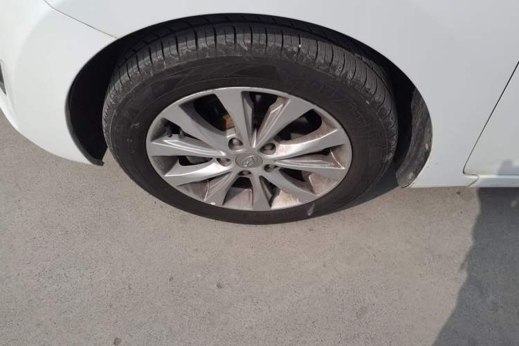 Used Hyundai Elantra (5th Generation / Langdong) 2016 1.6L Automatic Prestige Model
