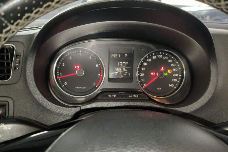 Used Volkswagen Polo 2014 1.6L Cross Polo Automatic Instrument Cluster