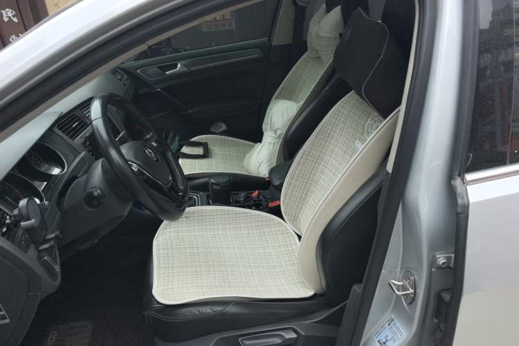 Used Volkswagen Golf 2015 1.4TSI Automatic Luxury Model Left Front Seat