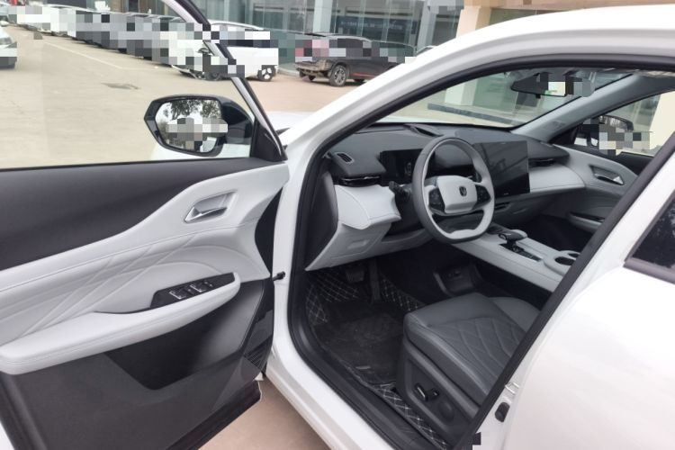 Used Changan UNI-Z New Energy 2024 Blue Whale Smart Electric iDD 125km Beyond Edition
