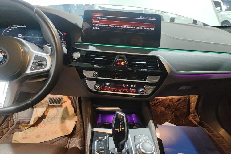 Used BMW 5 Series 2022 Second Facelift 530Li Luxury Version M Sport Package Audio And AC Panel