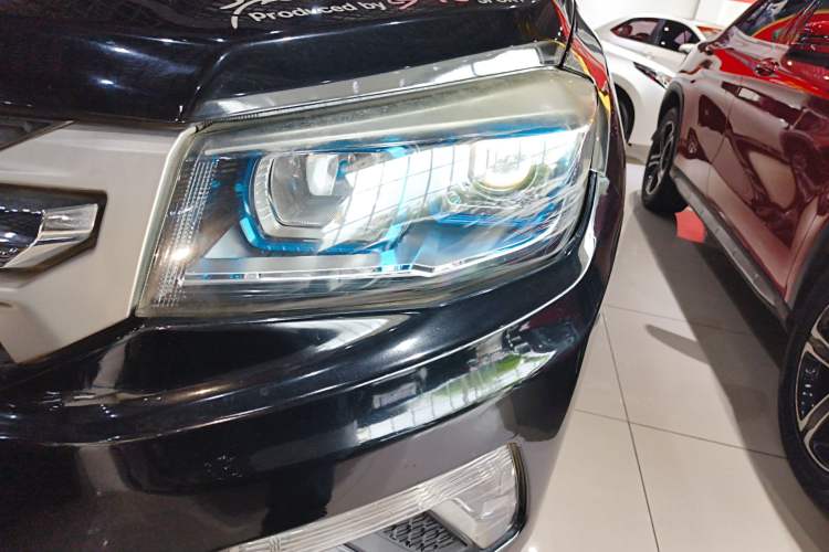 Used CHANGAN CS75 2014 1.8T Automatic Elite Model China IV Standard Left Front Headlight