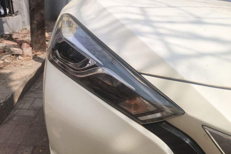 Used Nissan Lannia 2021 1.6L CVT Cool Edition Right Front Headlight