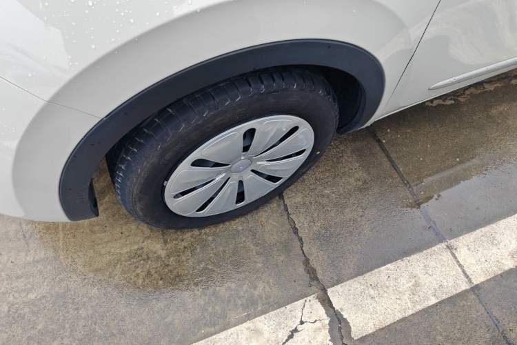 Used Wuling Bingo 2024 203km Light Edition Left Front Wheel Hub