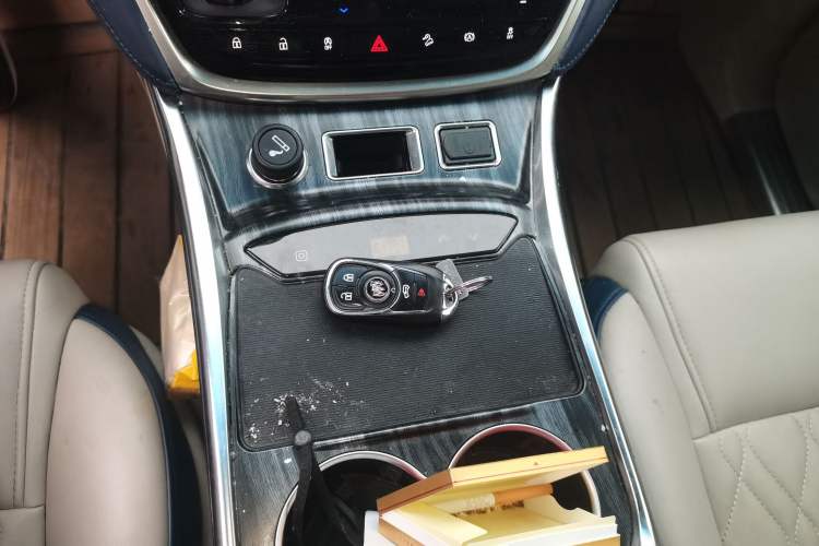 Used Buick GL8 2021 ES Landtrek 653T Comfort Edition