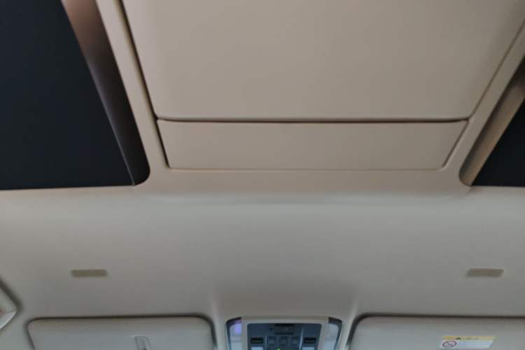 Used Toyota Vellfire 2024 Crown Dual-Engine 2.5L Ultimate Edition Headliner