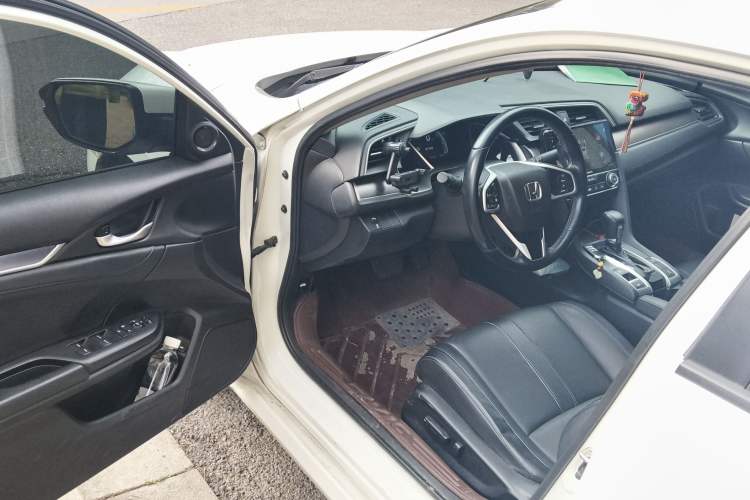 Used Honda Civic 2016 220TURBO CVT Prestige Edition
