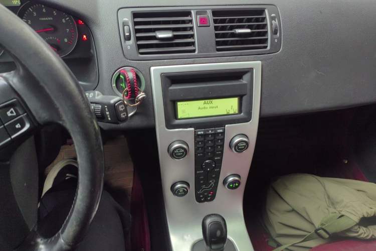 Used Volvo C30 2012 2.0L Aktiv Dynamic Package Edition Audio And AC Panel