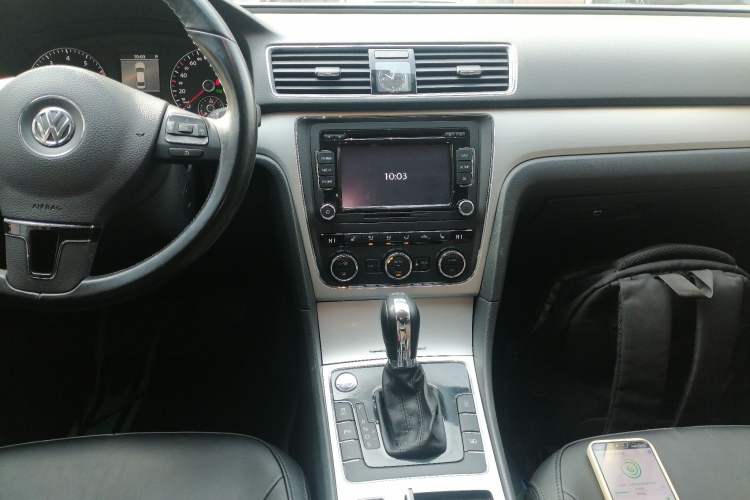 Used Volkswagen Passat 2014 1.8TSI DSG Prestige Navigation Edition Audio And AC Panel