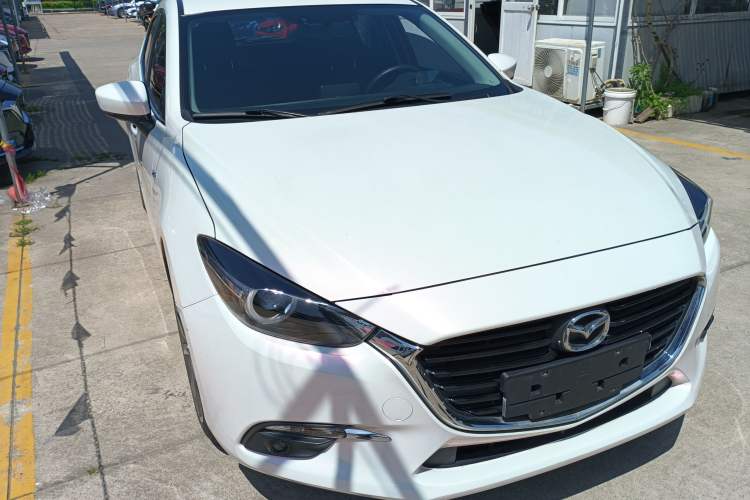 Used Mazda 3 Axela 2017 Hatchback 2.0L Automatic Sport Model China V Emission Standard