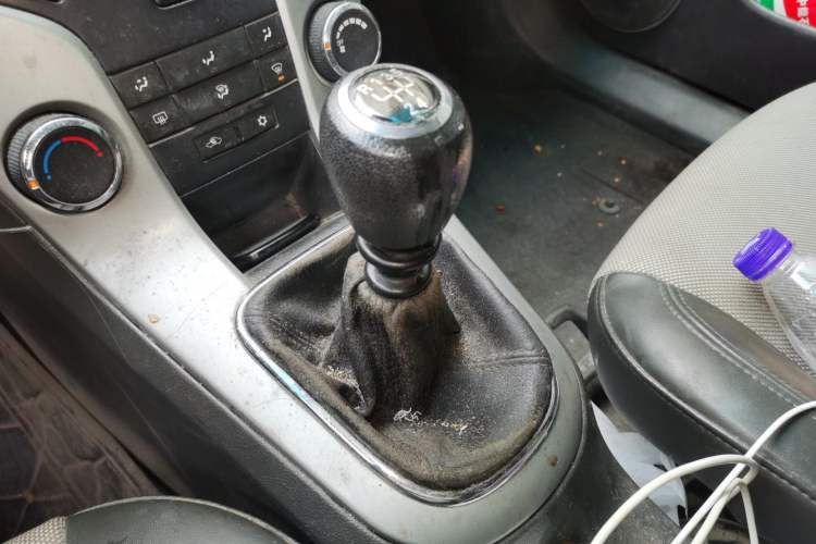 Used Chevrolet Cruze 2013 1.6L SL MT Gear Lever