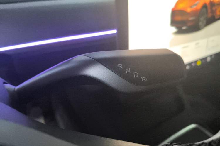 Used Tesla Model Y 2023 Long-Range All-Wheel-Drive Version
