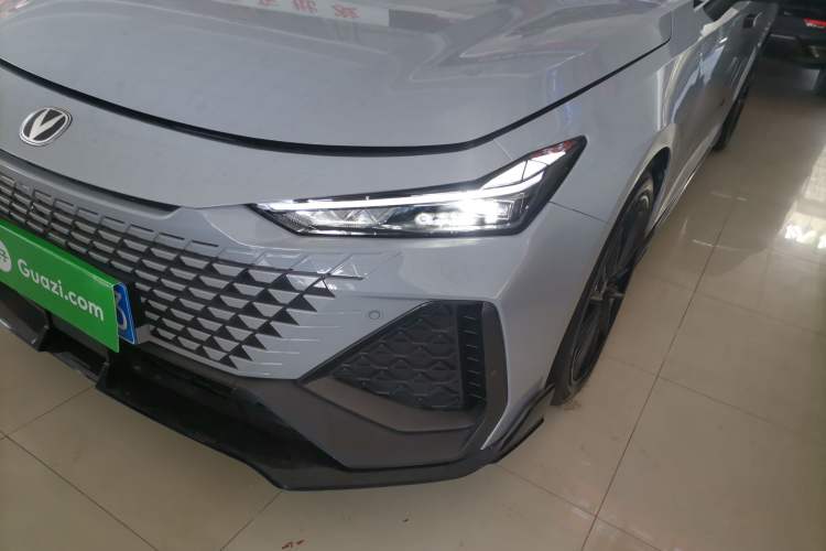 Used CHANGAN UNI-V 2022 2.0T Leading-Speed Edition
