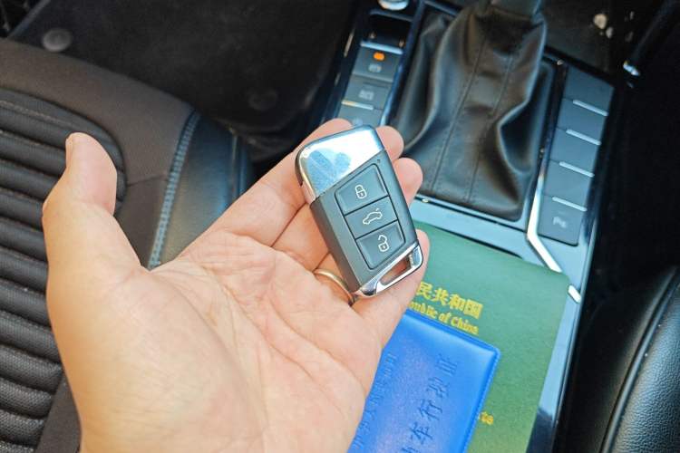 Used Volkswagen Passat 2022 330TSI Elite Edition Vehicle Key