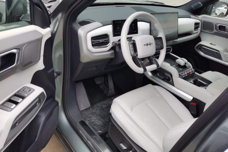 Used Formula Leopard Titanium 3 2025 501KM All-Wheel Drive Intelligent Driving Ultra Version
