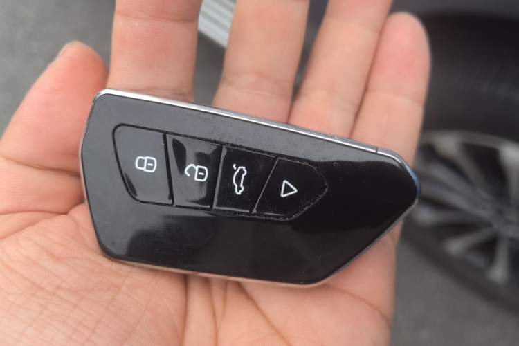 Used SAIC MAXUS D90 2017 2.0T Automatic All-Wheel Drive Sirius