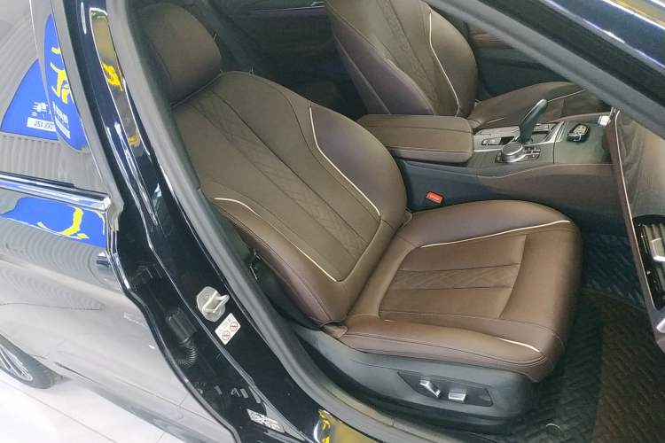 Used BMW 5 Series 2023 530Li Leading Model M Sport Package
