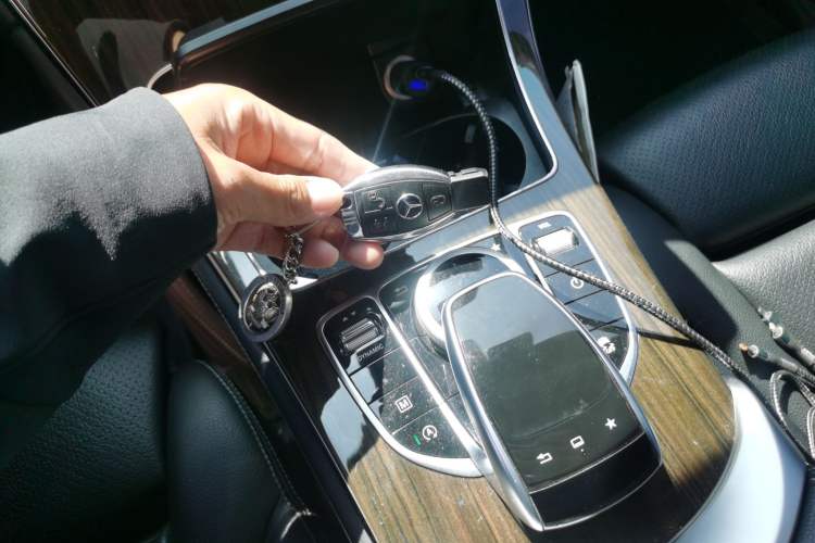 Used Mercedes-Benz GLC 2016 GLC 260 4MATIC Luxury Model Vehicle Key