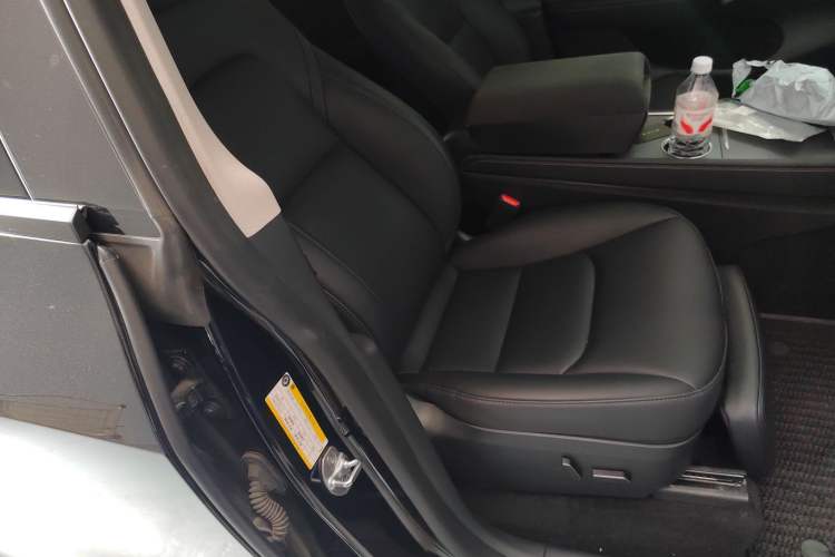 Used Tesla Model Y 2023 Rear-Wheel-Drive Version Right Front Seat