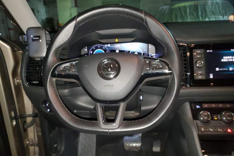 Used Skoda Kodiaq 2019 Facelifted TSI330 7-Seater Two-Wheel-Drive Luxury Enjoyment Edition China VI Standard Steering Wheel