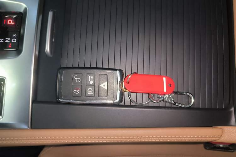 Used Jaguar F-PACE 2023 P250 HSE Interior 1