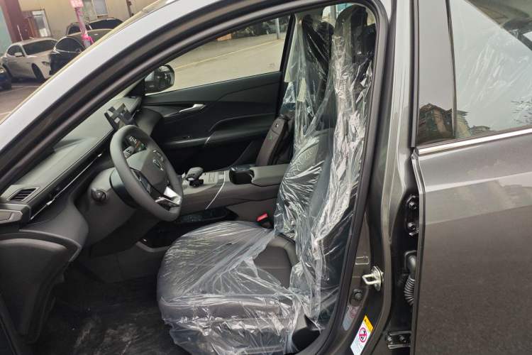 Used Changan Eado 2025 Blue Whale 1.5T 500Bar Prestige Model