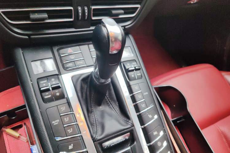 Used Porsche Macan 2018 Macan 2.0T
