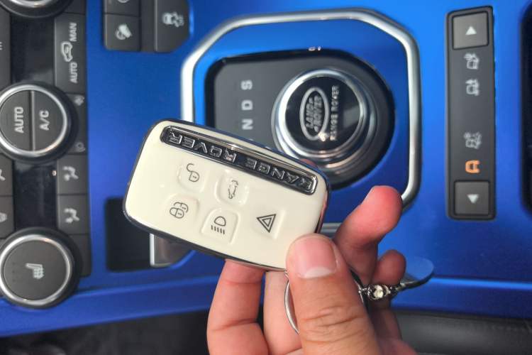 Used Land Rover Range Rover Evoque 2018 240PS PURE Style Edition