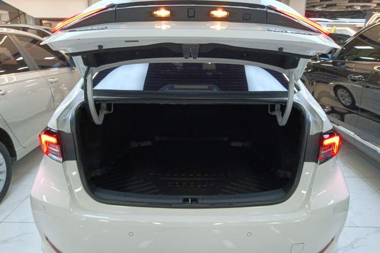 Used Toyota Corolla 2023 1.8L Smart Electric Hybrid Dual-Motor Elite Edition
