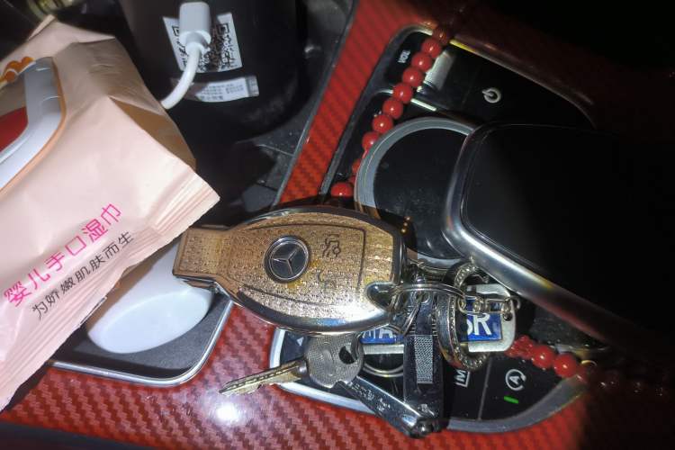 Used Mercedes-Benz GLC 2018 Facelift GLC 260 4MATIC Luxury Edition
