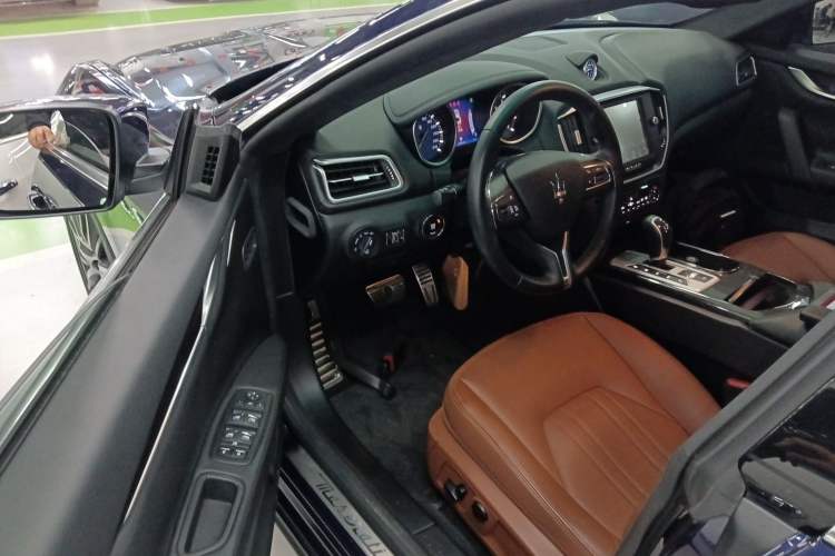 Used Maserati Ghibli 2014 3.0T Standard Edition
