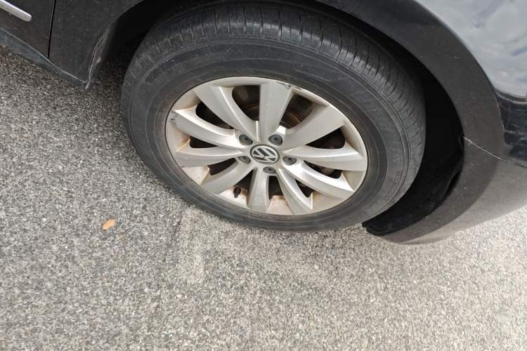 Used Volkswagen Passat 2015 1.8TSI DSG Prestige Edition Right Front Wheel Hub