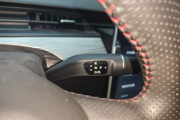 Used NETA V 2022 Chao 300 Lite Lithium Iron Phosphate