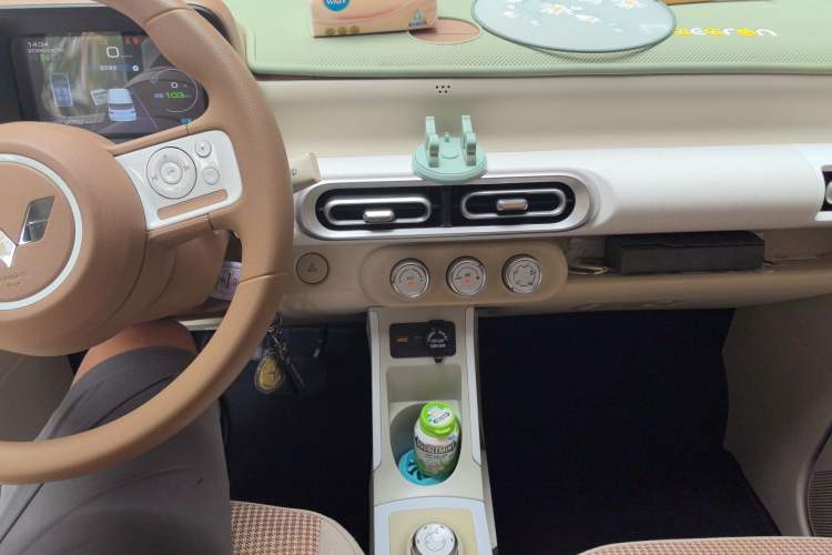 Used Wuling Hongguang MINIEV 2024 3rd Generation 215km Youth Edition Audio And AC Panel