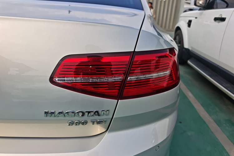 Used Volkswagen Magotan 2018 330TSI DSG Luxury Model
