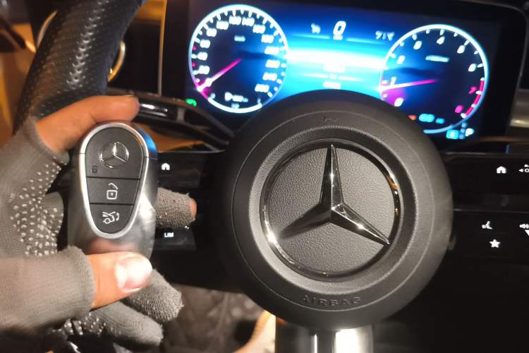 Used Mercedes-Benz C-Class 2022 Restyled C 200 L Sport Edition Vehicle Key